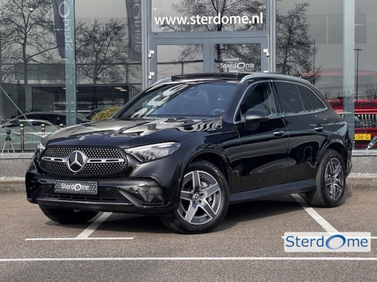 Mercedes-Benz GLC-klasse - Mercedes-Benz 300 e 4 Matic l Luchtvering l Distronic plus l Head-Up l 360 Camera l MBUX l - AutoWereld.nl