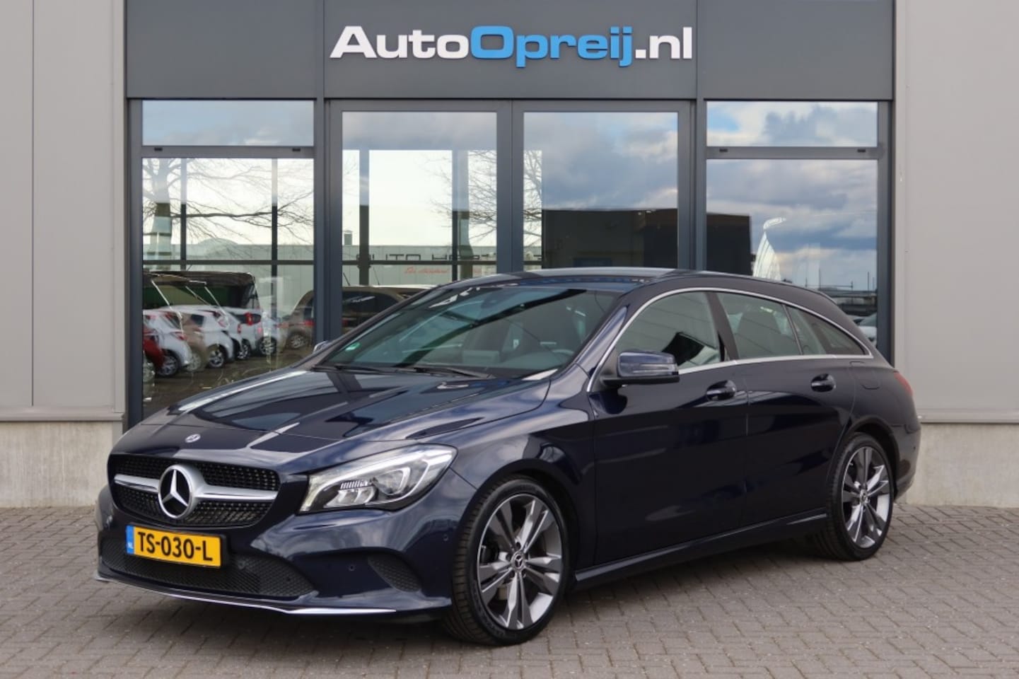 Mercedes-Benz CLA-klasse Shooting Brake - 180 Shooting Brake AUTOMAAT Business Solution Plus Uprade Editio - AutoWereld.nl