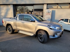 Toyota HiLux - 2.4 D-4D-F Xtra Cab Professional 4WD | Leder | Cruise | Dealer onderhouden