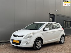 Hyundai i20 - 1.2i Business Edition CLIMA|ELEKT.PAK|LEES ADV|