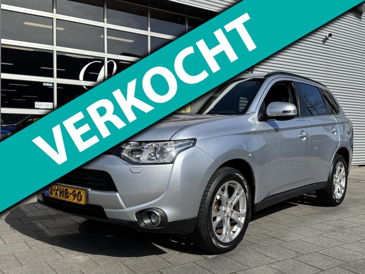 Mitsubishi Outlander Sport - 2.0 Intense+ 7 Persoons I Automaat I Navigatie I PDC I Sport velgen I Dealer onderhouden - AutoWereld.nl