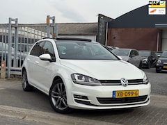 Volkswagen Golf - 1.4 TSI ACT Highline| Panoramadak | Xenon | ACC | Camera | Standkachel |