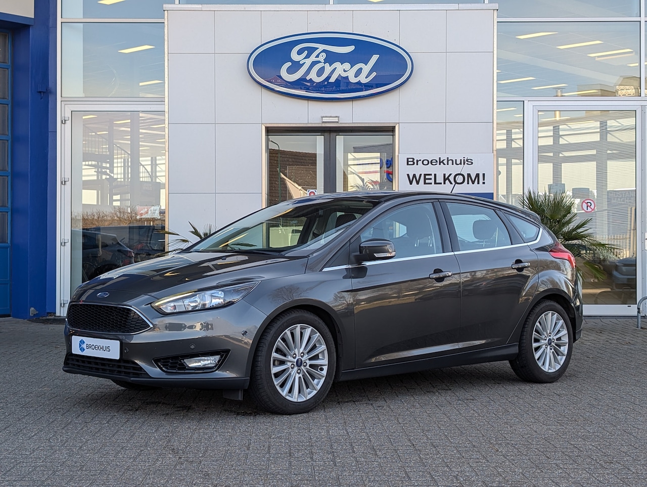 Ford Focus - 1.0 Titanium | Apple Carplay | Cruise Control | 17 inch | Cruise control | Lichtmetalen ve - AutoWereld.nl