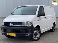 Volkswagen Transporter - 2.0 TDI L1H2 Highline NAP I AUTOMAAT I CAMERA I AIRCO I DEALER OND. I TREKHAAK I NAVIGATIE