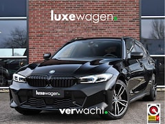 BMW 3-serie Touring - 330e M-Sport Pano Trekh ACC El-zetel HUD Carbon 19inch Adp-onderstel