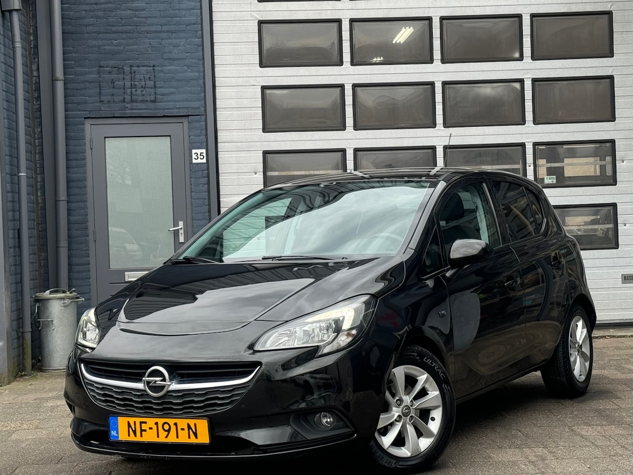 Opel Corsa - 1.4 Color Edition 1.4 Color Edition - AutoWereld.nl