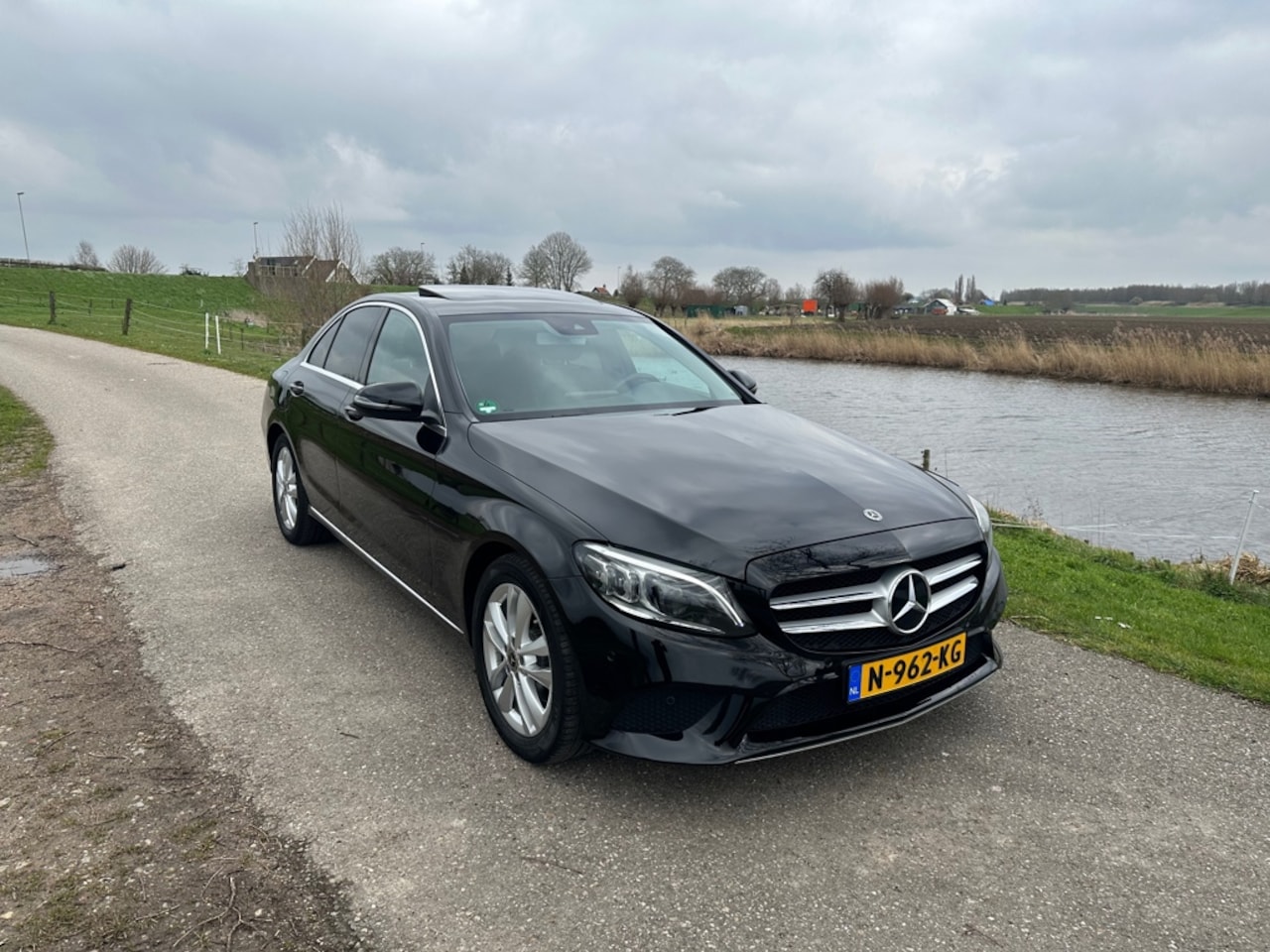 Mercedes-Benz C-klasse - Mercedes C-Klasse C180 9G-TRONIC -CarPlay-Opendak-Camera - AutoWereld.nl