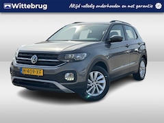 Volkswagen T-Cross - 1.0 TSI Life / Navigatie / Parkeersensoren achter / Lichtmetaal 16 inch / App connect