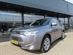 Mitsubishi Outlander - 2.0 PHEV Executive Edition Ecc Navi Trekhaak 2014