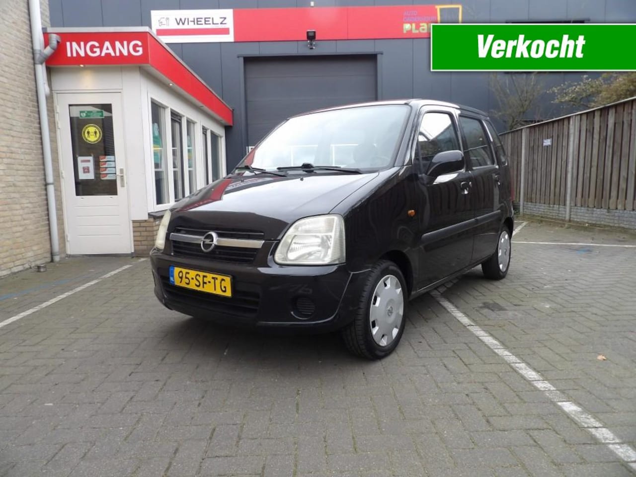 Opel Agila - 1.2 5drs - airco - trekhaak - cruise - in zeer nette staat! - AutoWereld.nl