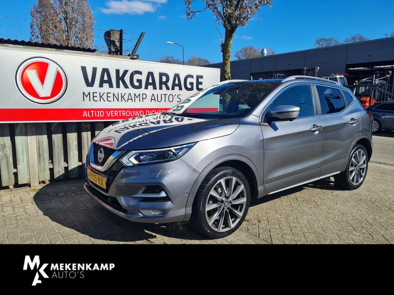 Nissan Qashqai - 1.3 DIG-T Tekna + 19"/Trekhaak/Leder + memory/Panoramadak/Camera/Stoelverwarming/Bose/Dode - AutoWereld.nl