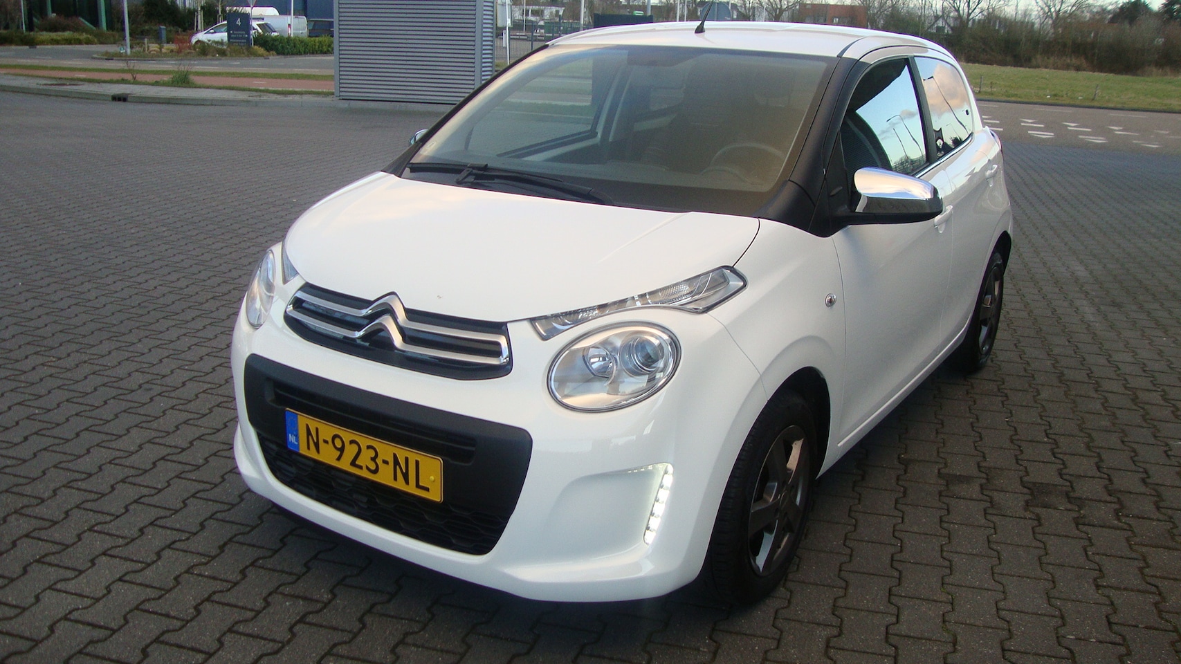 Citroën C1 - 1.0 VTi 72PK S&S 5D Millenium - AutoWereld.nl