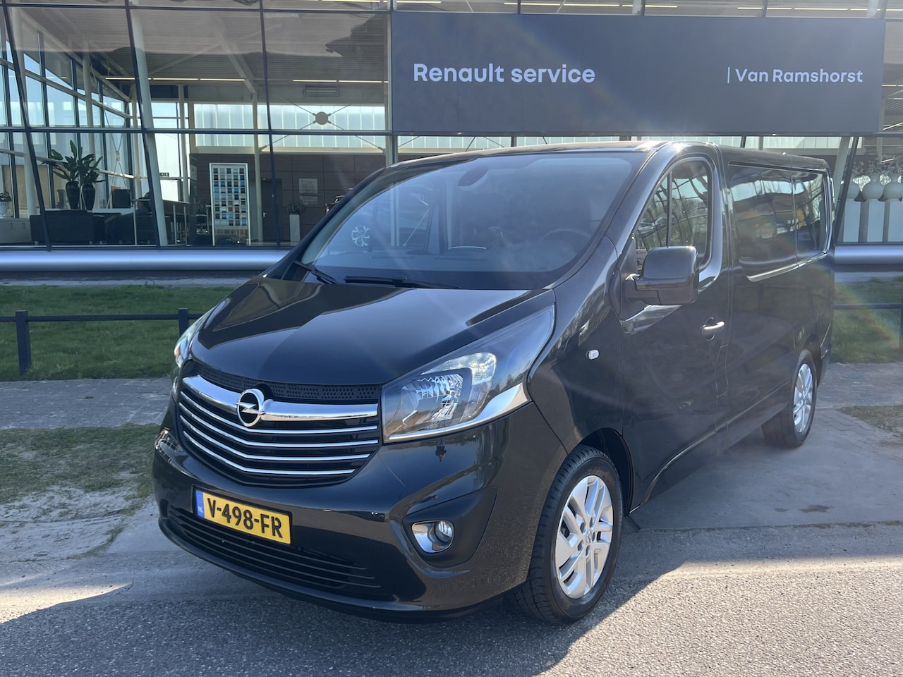 Opel Vivaro - 1.6 CDTI L1H1 Sport EcoFlex / 3 stoelen voor/ 1e Eigenaar / Camera / Cruise / Airco / DAB - AutoWereld.nl