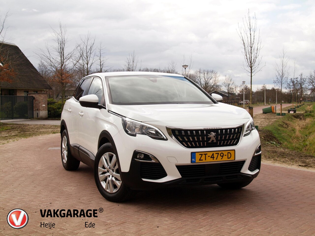 Peugeot 3008 - 1.2 PureTech Blue Lease Executive | Apple Carplay | Cruise Control | Trekhaak | Parkeersen - AutoWereld.nl