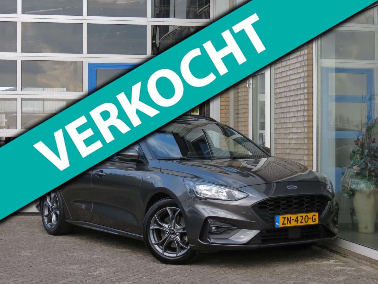 Ford Focus Wagon - 1.0 EcoBoost ST Line Business Automaat|Trekhaak|Camera|Winter Pack|Cruise|Clima|Key-Less - AutoWereld.nl