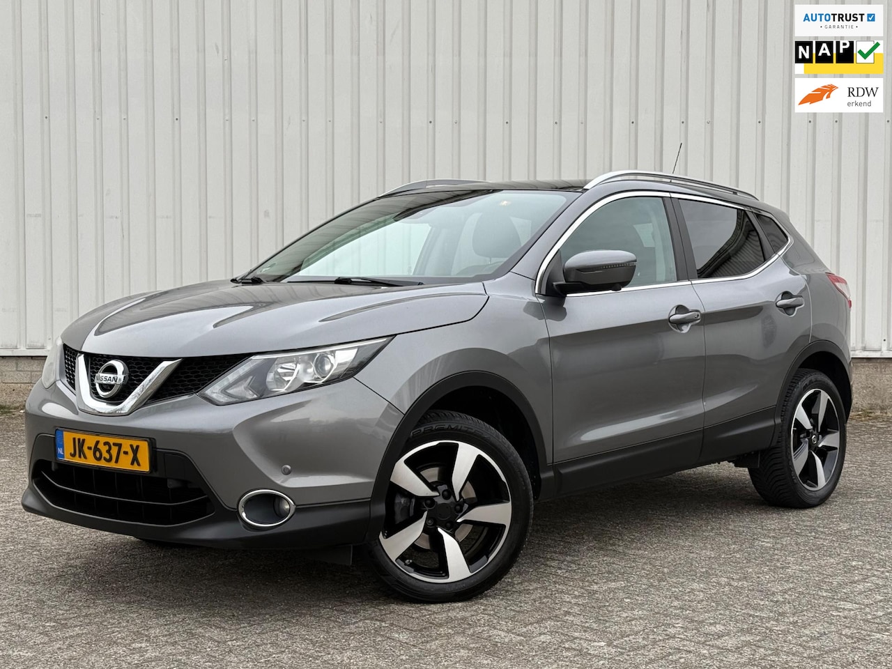 Nissan Qashqai - 1.2 N-Connecta 2e Eigenaar,Nieuwe D-Ketting,Trekhaak,Airco,Navi,Pano,Camera,PDC,CruiseCont - AutoWereld.nl