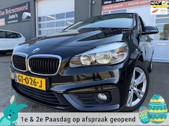 BMW 2-serie Active Tourer - 218i Essential van 1ste Eigenaar met panoramadak en trekhaak en leer en parkeersensoren en