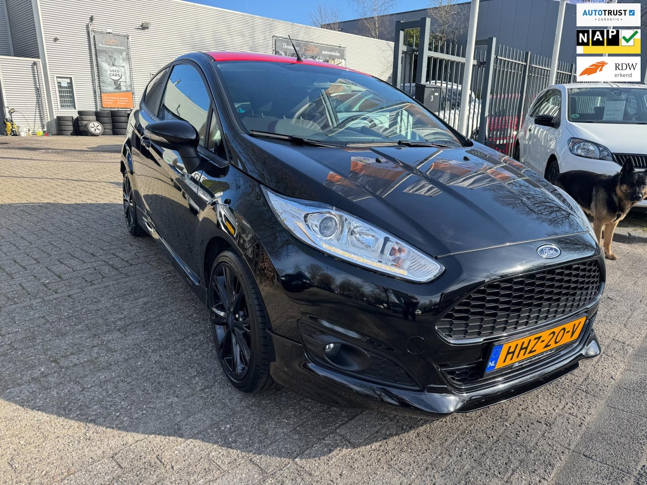 Ford Fiesta - 1.0 EcoBoost ST-line Black Edition 140 pk 2015 1e eigenaar, 71.479 km gedocumenteerd, scha - AutoWereld.nl