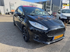 Ford Fiesta - 1.0 EcoBoost ST-line Black Edition 140 pk 2015 1e eigenaar, 71.479 km gedocumenteerd, scha