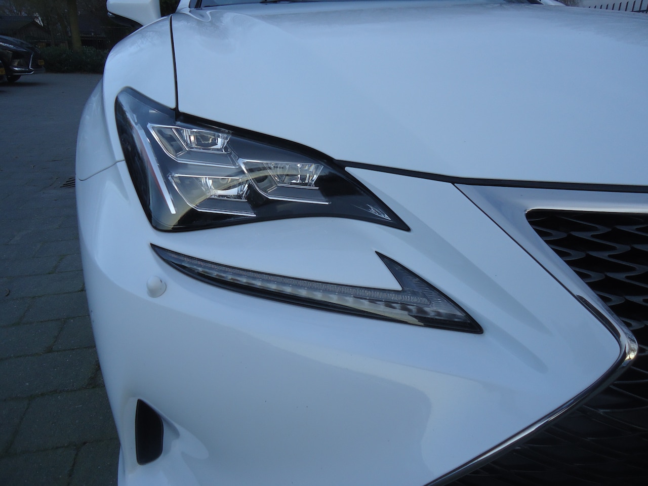 Lexus RC - 300h F Sport Line met iedere denkbare optie