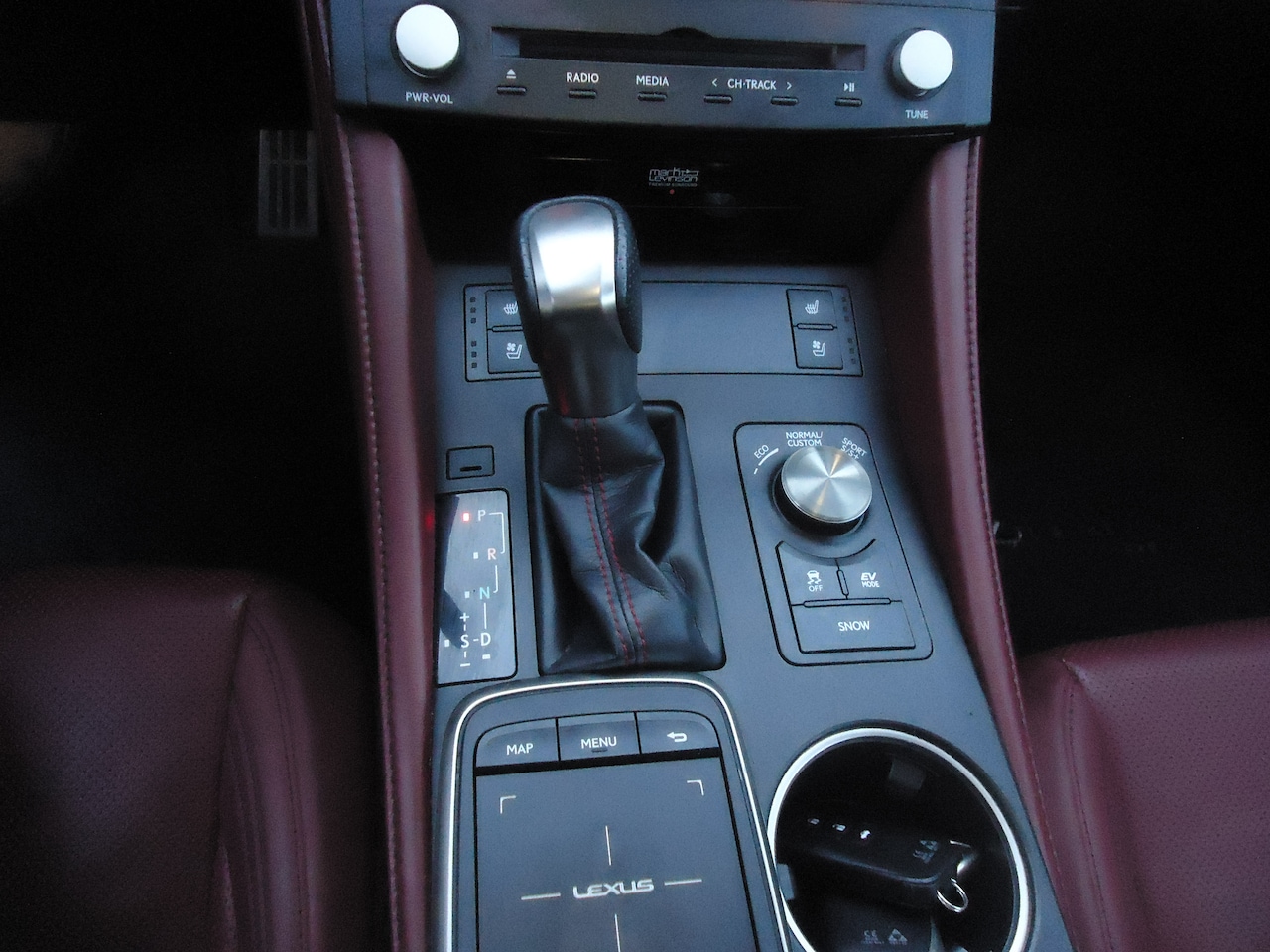 Lexus RC - 300h F Sport Line met iedere denkbare optie