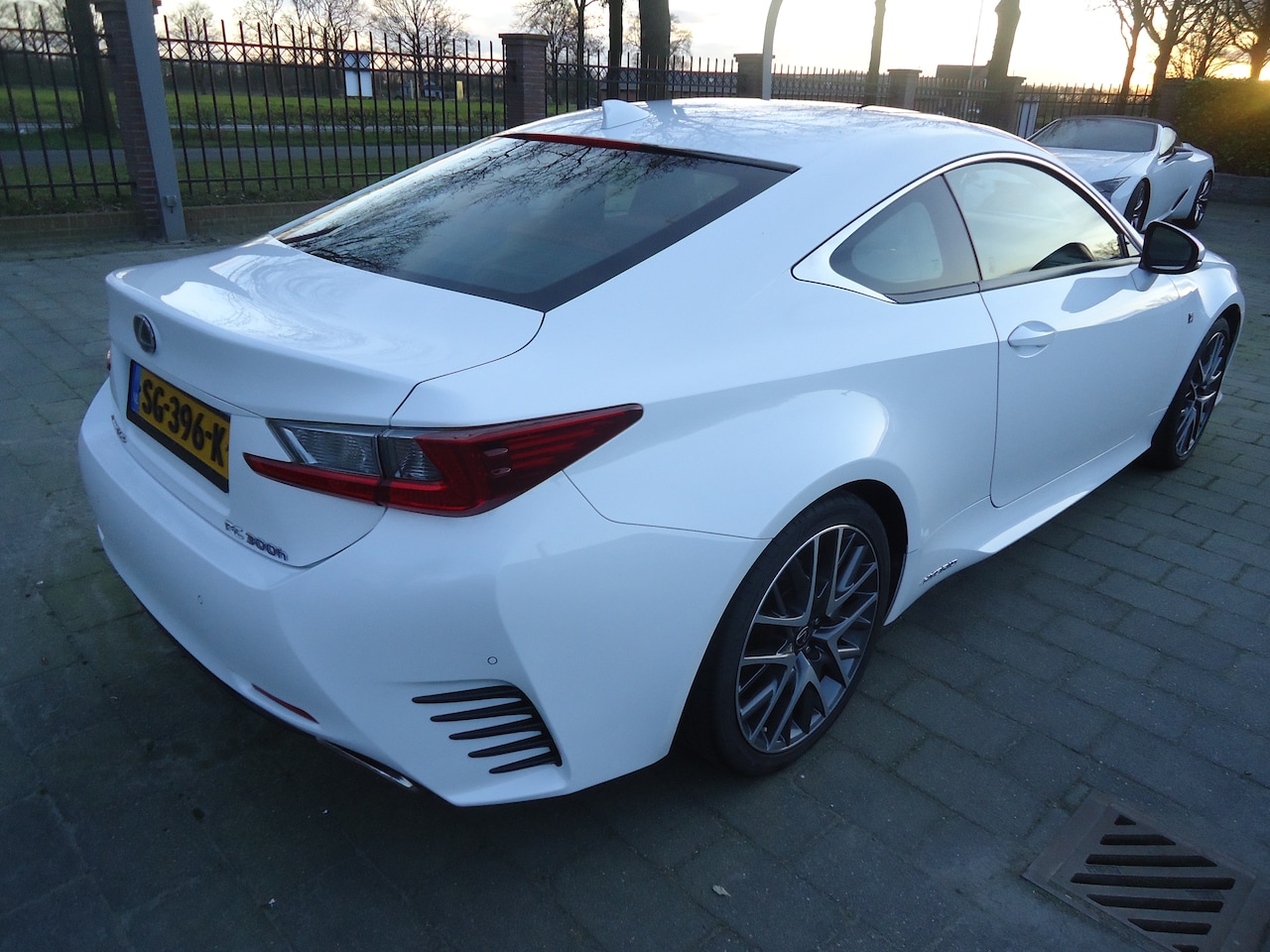 Lexus RC - 300h F Sport Line met iedere denkbare optie
