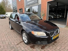 Volvo V70 - 2.4 D5 Summum AUT, Leer, 205pk