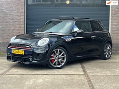 MINI John Cooper Works - 231pk JCW Chili Automaat | Panoramadak | JCW Pro Uitlaat | Harman Kardon | Dealeronderhoud