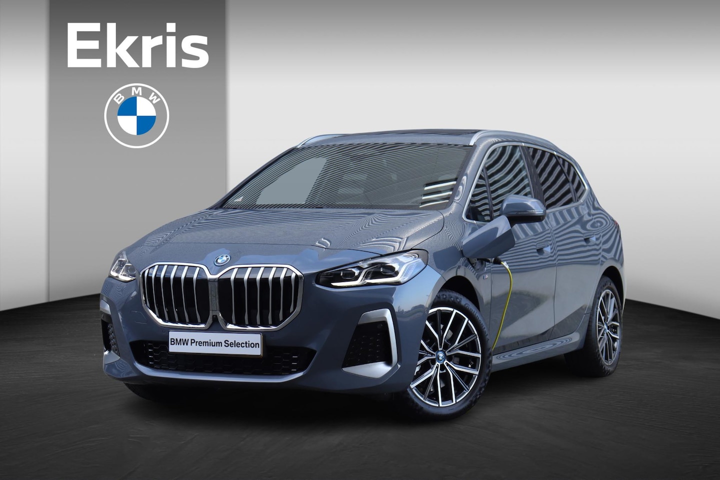 BMW 2-serie Active Tourer - 230e xDrive | M Sportpakket | Panodak | Harman Kardon | Elektr. Voorstoelen | Head-Up | Co - AutoWereld.nl