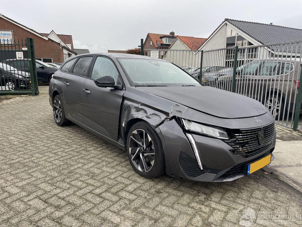 Peugeot 308 - 1.2 PureTech Allure Pack Business SW - AutoWereld.nl