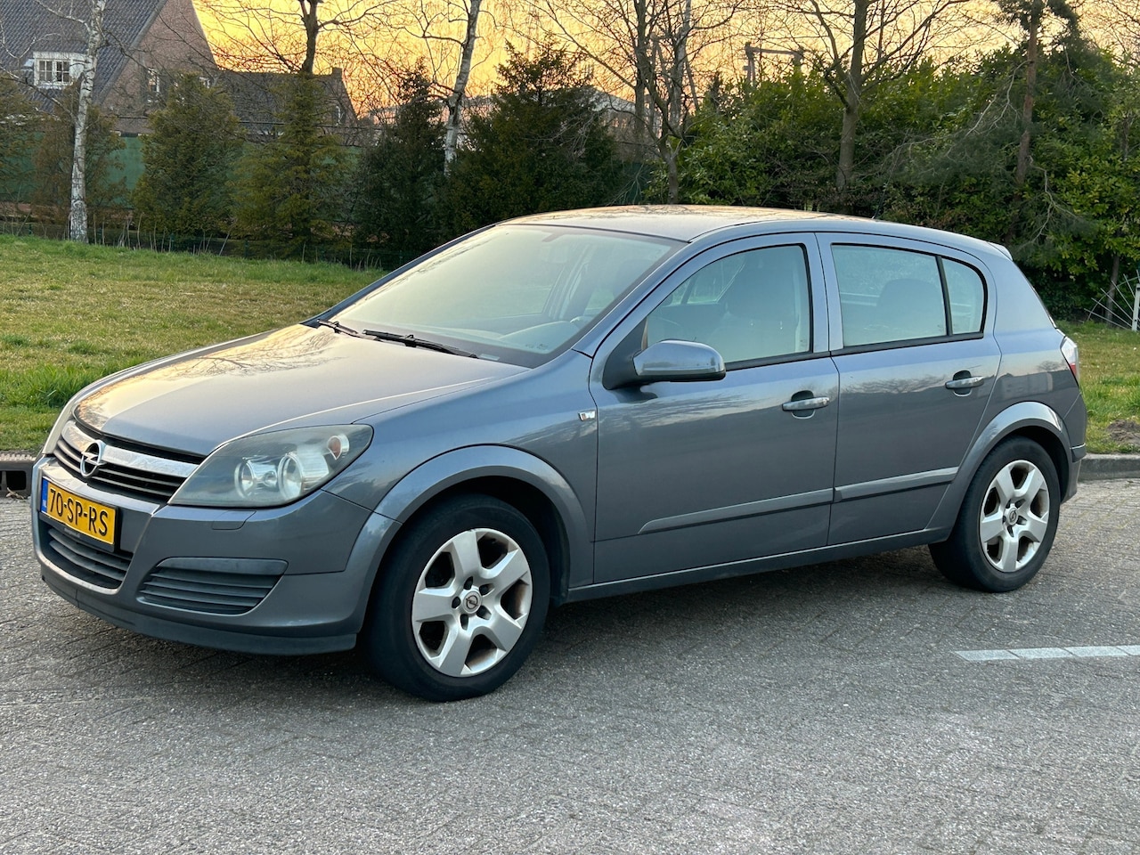 Opel Astra - 1.6 Edition 2006 Airco! Carplay! Cruise control! Goed rijdend! Zuinig! - AutoWereld.nl