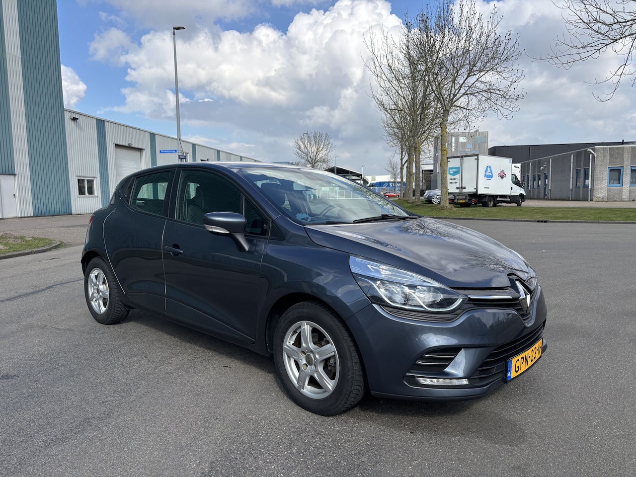 Renault Clio - 1.2i TCe Intens 5-deurs 74 PK. Zeer zuinige en als nieuw rijdende auto !!! - AutoWereld.nl