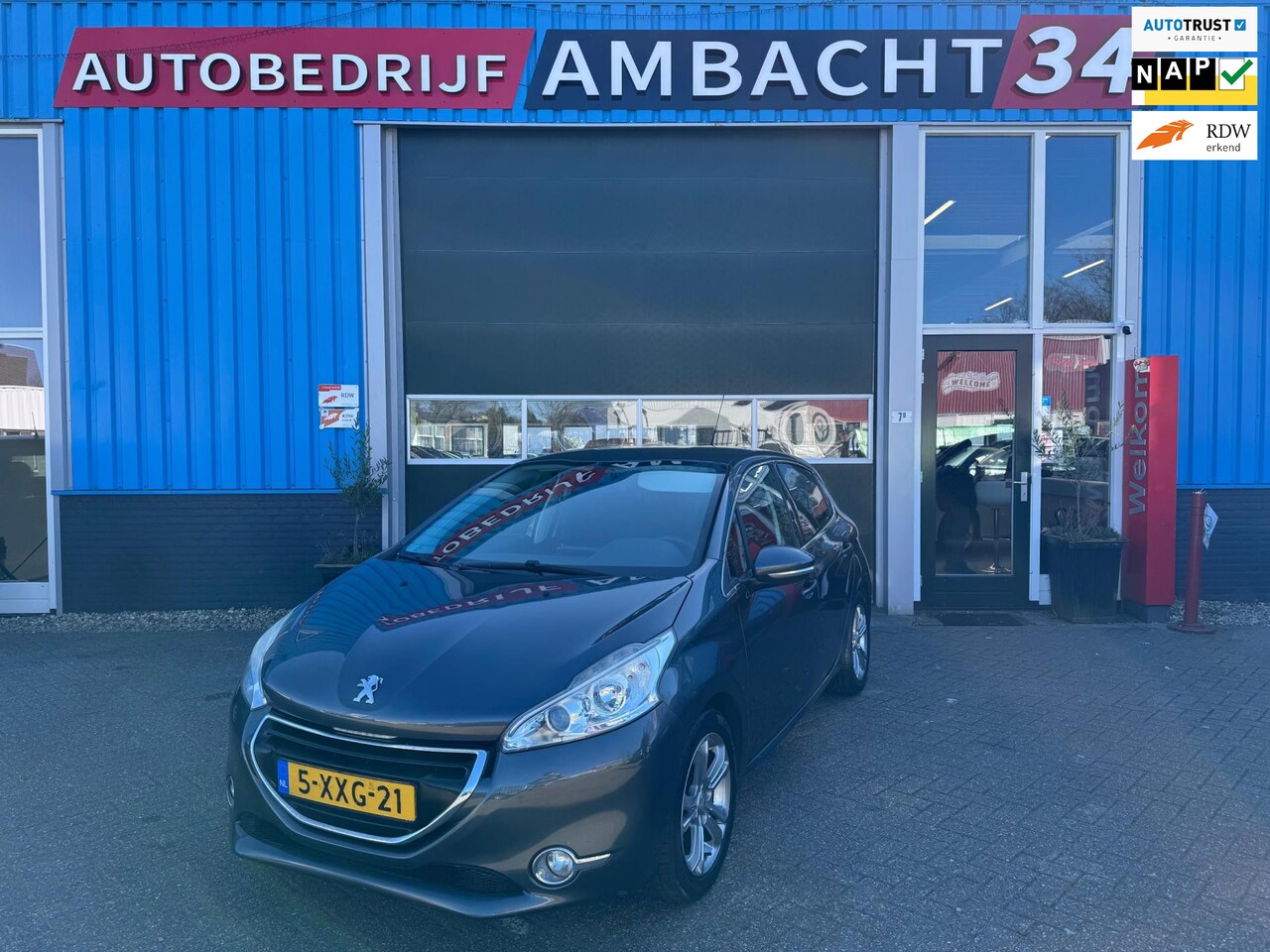 Peugeot 208 - 1.2 VTi Allure | NAP | Airco | Trekhaak - AutoWereld.nl