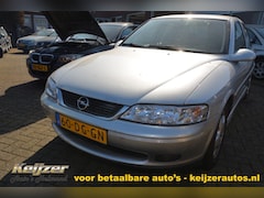 Opel Vectra - 1.6-16V Diamond