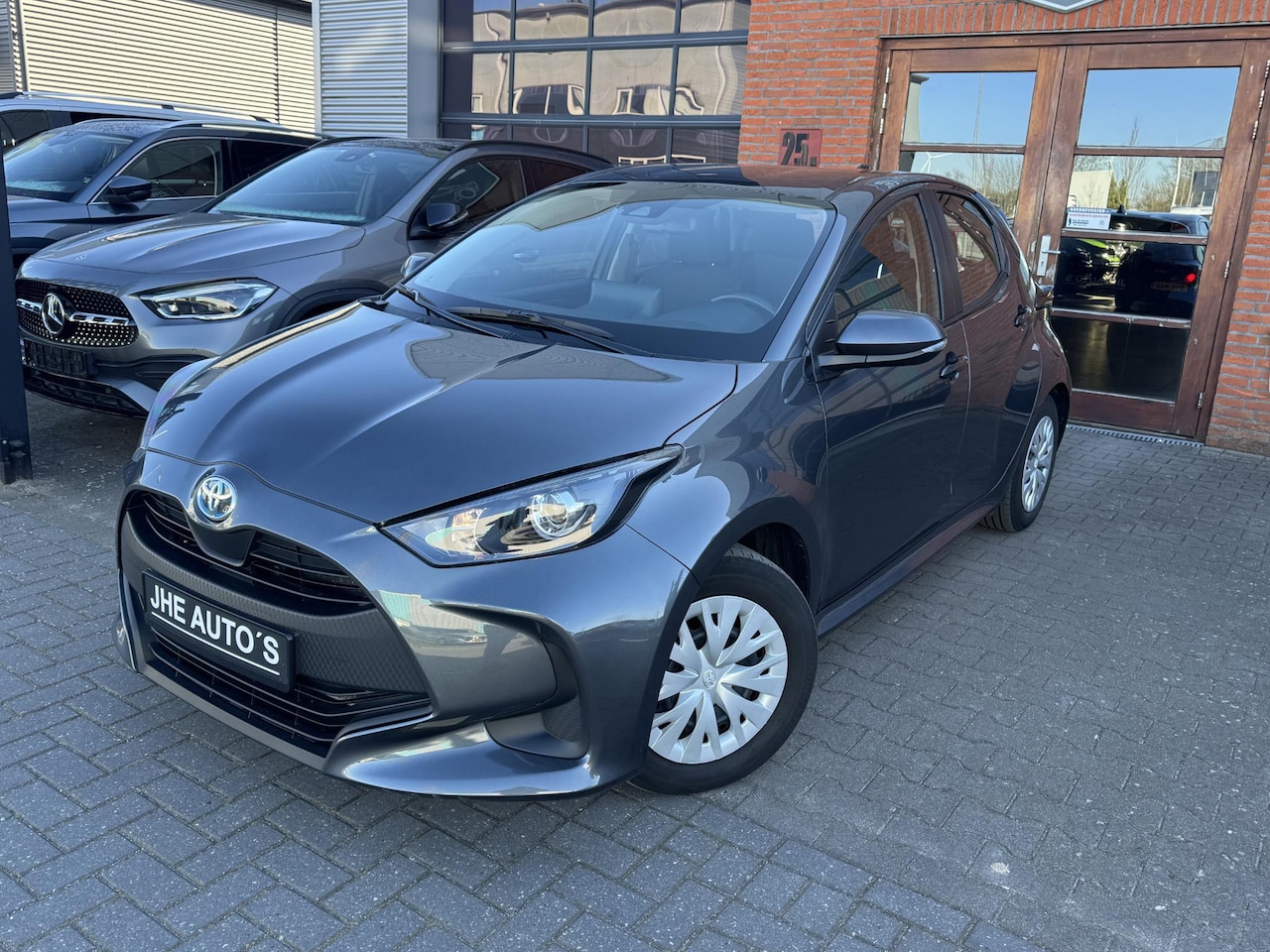 Toyota Yaris - 1.5 Hybrid | Keyless | Camera | Adapt Cruise | - AutoWereld.nl