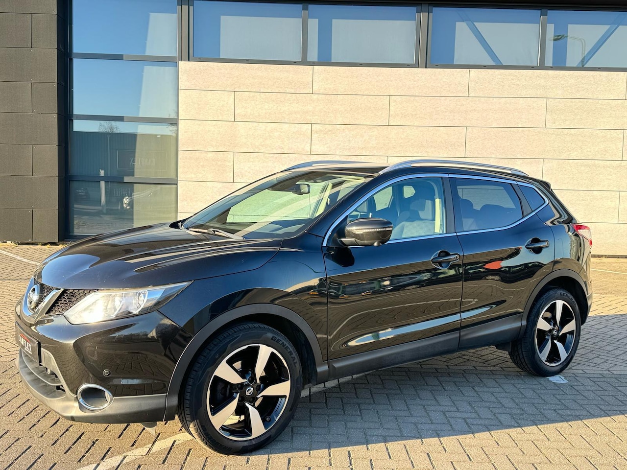 Nissan Qashqai - 1.2 Digi-T Pano/Camera/18"inch - AutoWereld.nl