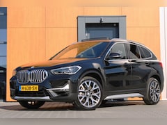 BMW X1 - sDrive20i VDL Nedcar Edition |Pano | Leder | Sportstoelen