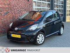 Toyota Aygo - 1.0 VVT-i Now NAP Airco/Elek.Ramen/Centr.Vergr