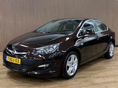 Opel Astra - 1.4 Turbo Business+|Navigatie|Climate Control|