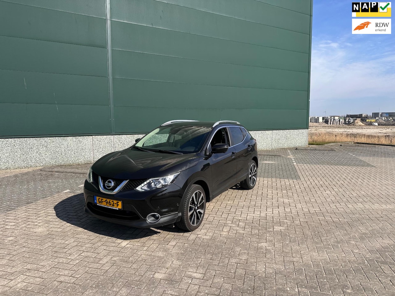 Nissan Qashqai - 1.5 dCi Tekna Navi.Clima.Pano.Camera - AutoWereld.nl