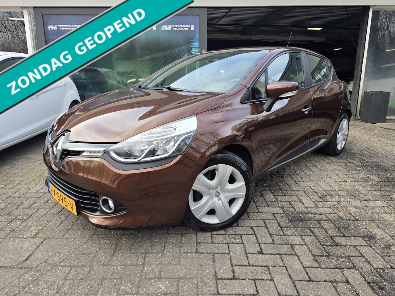 Renault Clio - 0.9 TCe Eco2 Dynamique | 12 MND GARANTIE | NIEUWE APK | NAVI | AIRCO | - AutoWereld.nl