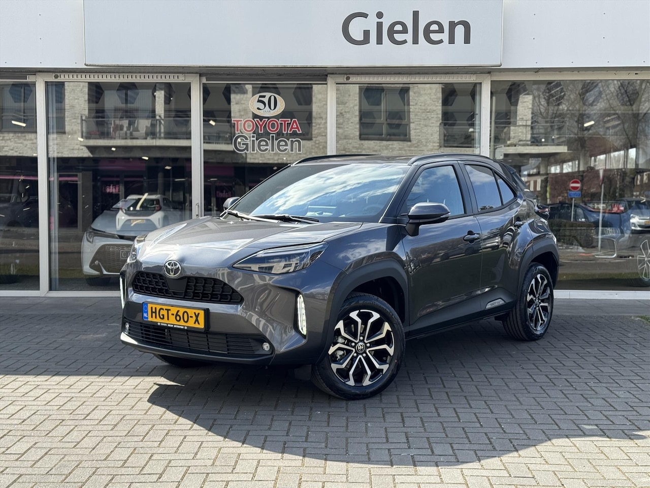 Toyota Yaris Cross - 1.5 Hybrid First Edition | Trekhaak tegen meerprijs, Navigatie, 17 inch, Privacy Glass, Sm - AutoWereld.nl