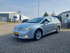 Toyota Avensis Wagon - 2.0 VVTi Dynamic