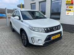 Suzuki Vitara - 1.4 Boosterjet Style Smart Hybrid/ Metallic Lak / Camera / Telefoon / Navigatie / Climate