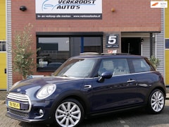 MINI Cooper - 1.5 First Born Edition. pano. stoelverwarming. clima. cruise