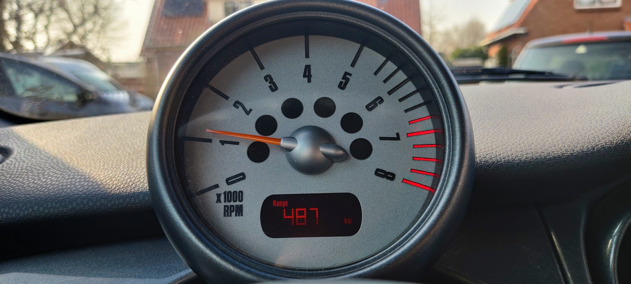 MINI Cabrio - 1.6 Cooper Boekjes aanwezig, airco, half leer.