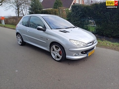 Peugeot 206 - 1.4-16V Quiksilver