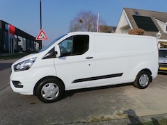 Ford Transit Custom - 320 2.0 TDCI L2H1 96kw/131pk Airco, Cruise, Navi, Camera, Pdc, Trekhaak 3 persoons