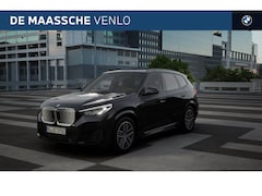 BMW iX1 - eDrive20 M Sport / Sportstoelen / M Adaptief onderstel / Parking Assistant / Stoelverwarmi