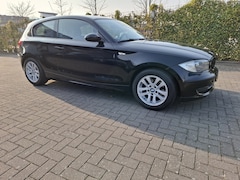 BMW 1-serie - 118i Business Line